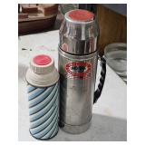2 thermos