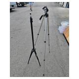 2 tripod stands
