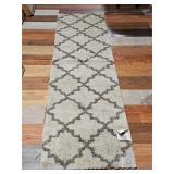 25' x 94' MOHAWK accent rug