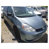 2004 TOYOTA SIENNA