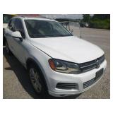 2012 VOLKSWAGEN TOUAREG
