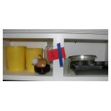 Tupperware & vintage-style bakeware,