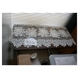 Hospital rolling table