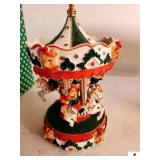 CROWN ACCENTS REVOLVING MUSICAL CAROUSEL WORKS & PLAYS - BEARS WITH RED BOWS - (GARAGE)