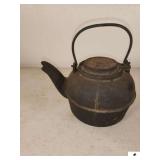 VINTAGE CAST IRON 8 STAR TEA POT GOOD CONDITION -  (GARAGE)