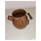ANTIQUE STONEWARE POTTERY BATTER JUG -RARE WITH WIRE WOOD HANDLE- STAMPED SAVANNAH, N.Y. ( 2 SMALL ROUGH SPOTS ON SPOUT) - (NW BEDROOM)