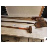 POST HOLE DIGGER SLEDGE HAMMER - HANDLE IS CRACKED - FLAT SHOVEL - (SHED)