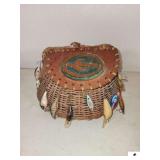 VINTAGE WICKER FLY FISHING CREEL BASKET - 11 CRANK & SPINNING  LURES - JOINTED LURES - MINNOW LURES - DEEP DIVING  - PLYWOOD FOLDING TOP - LEATHER BELT LOOSE - (CHINA CABINET)