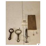 VINTAGE IDEAL SUPER VETERINARY SYRINGE ID106-B - 10CC - 3 NEEDLES - EXCELLENT CONDITION - SMALL CALF NOSE LEAD - MEDIUM CALF NOSE LEAD - (SHOP)