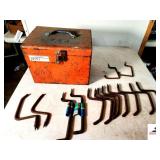 METAL SAW TOOLBOX WITH SCREW IN SUPER HOOKS LADDER HANGERS-14 MISC HOOKS(SHOP)