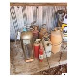 VINTAGE CAN FIRE EXTINGUISHER - 2 SMALL FIRE EXTINGUISHERS (CONDITION UNKOWN) - METAL FIRE EXTINGUISHER WITH HANDLE (CONDITION UNKNOWN) - 3 YARD PLASTIC SPRAYER - (IMP SHED)