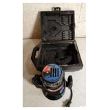 SKIL PLUNG ROUTER MD1835 - CRAFTSMAN ROUTER 1 3/4 HP - 120 VOLTS 50-60 HZ - 9 AMPS - DOES RUN - COMES IN CARRYING CASE - CRAFTSMAN ROUTER - CONDITION UNKNOWN - MAY NEED REPAIR - COMES WITH CASE (SHOP)