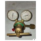 VICTOR MEDALIST PRESSURE REGULATOR GAUGE AM FLO MULTI-PURPOSE PVC AIR HOSE - 50FT X 3/8" - APPEARS USED - (UPSTAIRS)