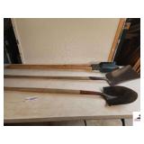 POST HOLE DIGGER=DIGGING SHOVEL - FLAT SHOVEL (SHED)