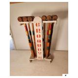 SOUTHBEND CROQUET SET 6 MALLETS - 6 BALLS - WHITE WOOD FRAME - (GARAGE)