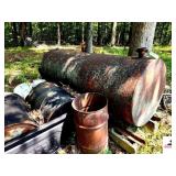 HORIZONTAL GAS TANK ON SLIDES CONDITION UNKNOWN - (3) 55 GALLON DRUMS - SMALL OIL DRUM - USED TRUCK BED LINER - ORANGE DRUM APPEARS FILLED WITH OIL - DO NOT DUMP OUT - & PALLET OF 5 GAL.BUCKET - 2 1/2