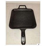 LODGE P-2 S IRON GRIDDLE WITH 2 HANDLES (KITCHEN)