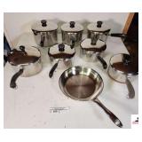 GOURMET COOKING PAN - REVERE WARE POTS WITH LIDS (7) POTS WITH LIDS - ONE STAINLESS STEEL SKILLET - COPPER BOTTOM -  CLEAN - (UPSTAIRS)