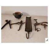HANSON, TEXAS COTTON SCALE MODEL 8918 - MADE IN NORTHBROOK, ILL - BRASS FACE - LEATHER PUNCH CUTTERS - SMALL CUTOFF - VINTAGE RAT TRAP WITH CHAIN - BLACK FLOWER POT - (GARAGE)