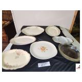 COLLECTION OF VINTAGE SERVING PLATERS 3 HOMER LOFKIN, VIRGINA ROSE, 2 LARGER UNMARKED PLATERS SHOW WEAR - LARGEST PLATER CHIPPED - ANCHOR - FIRE KING WEAR - 2 PYREX PIE PLATES - PYREX MIXING BOWL - (U