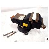 PITTSBURGH HEAVY DUTY VISE- 360 DEGREE SWIVEL BASE- 5" JAWS W/ 3" PIPE JAW SECTION