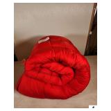 RED 100% POLYESTER FILLED SLEEPING BAG