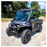 2023 CAN AM DEFENDER LIMITED HD10 UTILITY SXS- 503 MILES- 4WD- ROTAX POWER- HVAC CLIMATE SYSTEM- GLASS WINDOWS- FULL GLASS TILT UP WINDSHIELD- POWER STEERING- 4,500LB FRONT WINCH- TILT BED- ENCLOSED H