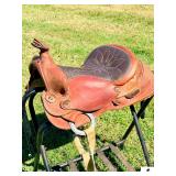 WESTERN YOUTH SADDLE- PADDED SEAT- ONE GIRTH RING- NO STIRRUPS- NO FENDERS- NEEDS REPAIR