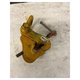 Delta beam clamp
