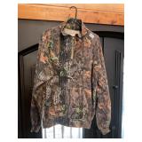 Camouflage size large long sleeve pullover