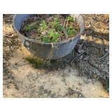 Footed cast iron cauldron pot