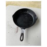 Cast iron skillet