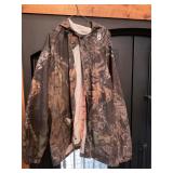 Remington size medium camouflage rain jacket