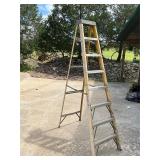 Keller 8ï¿½ Fiberglass ladder