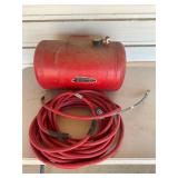 Air hose with air tank