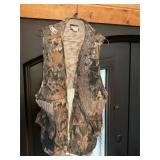Camouflage hunting vest large