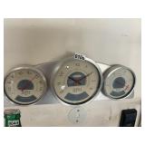 Clock, thermometer, hygrometer dash cluster