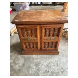 Wooden night stand ï¿½ no handles