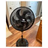 Holmes pedestal fan