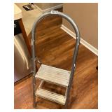 Aluminum step stool