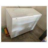 Kenmore chest deep freeze - cold
