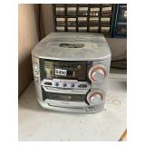 Curtis AM FM Stereo CD w/speakers