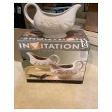 2-gravy boats