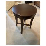 Round end table