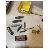 10 assorted pocket knives