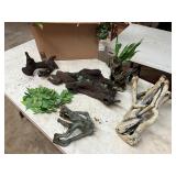 Aquarium or terrarium decor