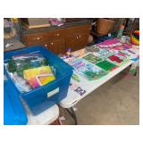 Spring decor in blue tote