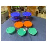 9 Pyrex bowls with lids