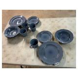 Home trends 4 place blue dish set