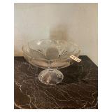 Crescendo Leaf design pedestal bowl